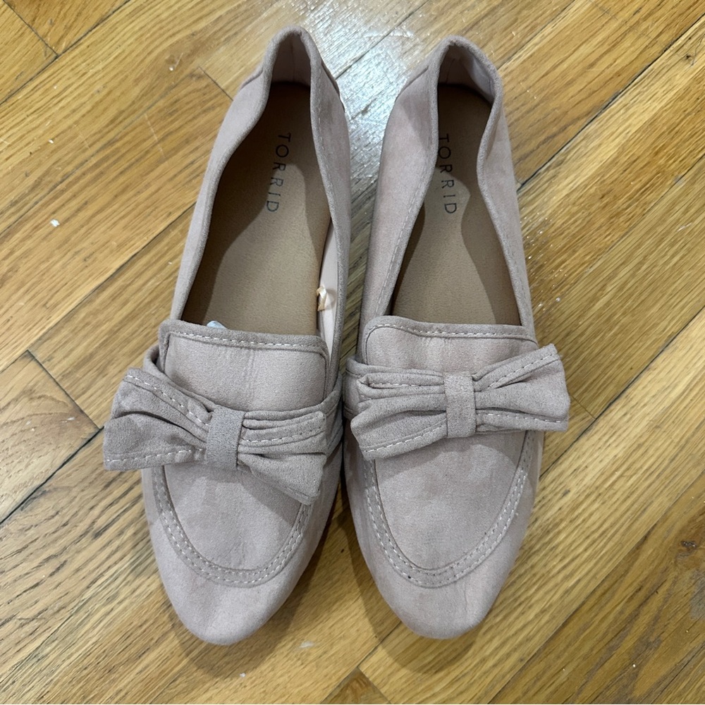 Like NEW Wide Width Torrid Pink Bow Loafers